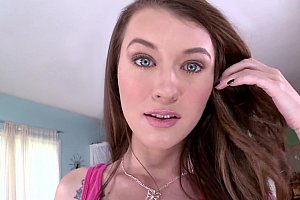 Juliaann在线办公室视频 Porn